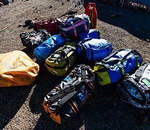 Träna på att vandra med väskor för att vara maximalt förberedd inför Kilimanjaro